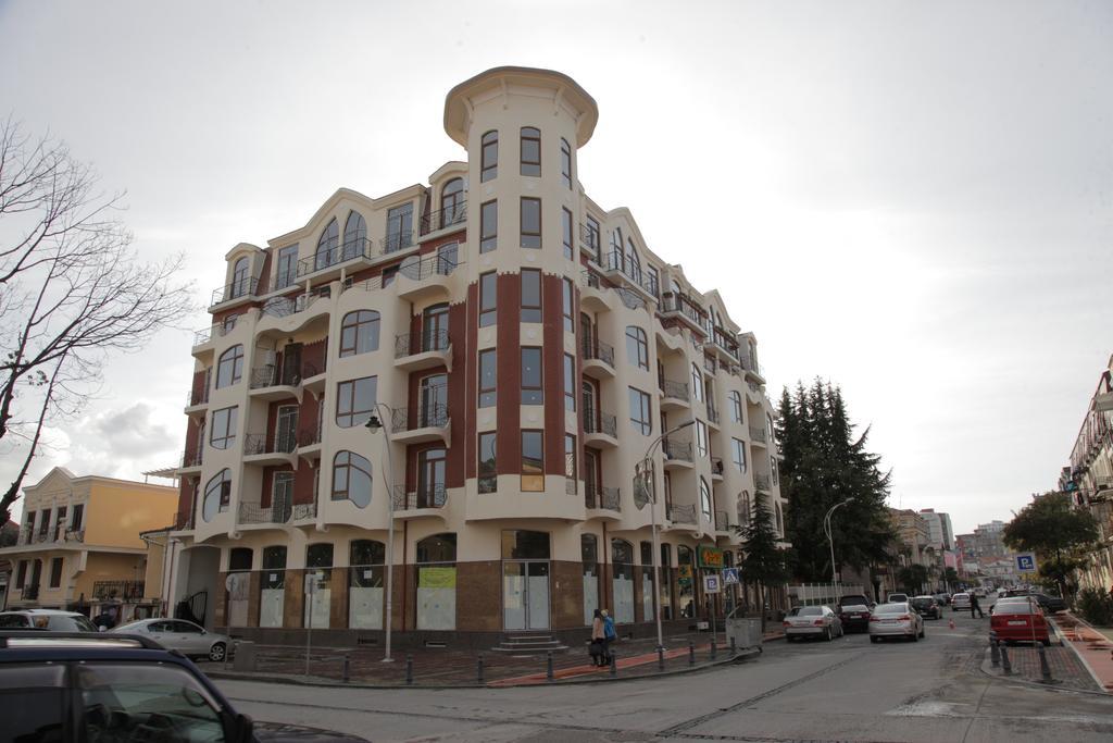 Apartment With Summer Terrace Batumi Room photo